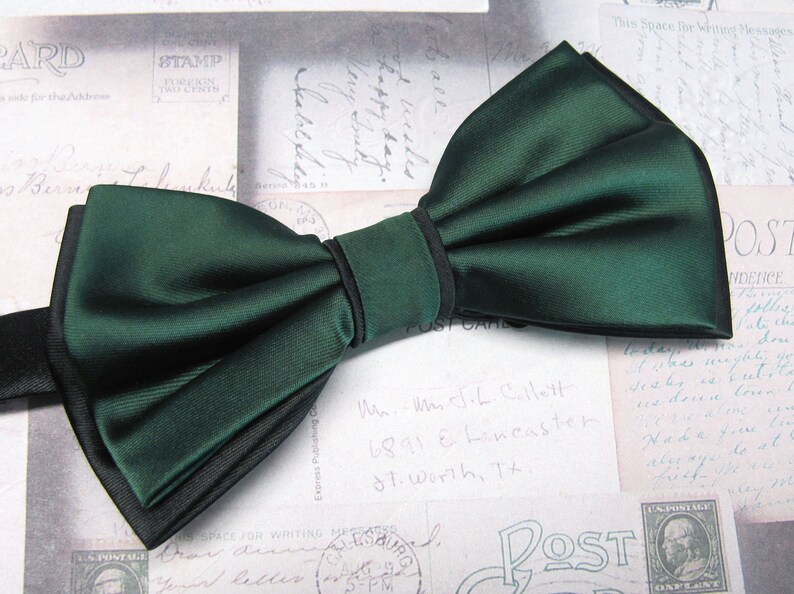 HUNTER GREEN BOW TIE